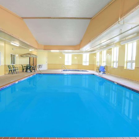 Super 8 By Wyndham Sault Ste. Marie Hotell Eksteriør bilde